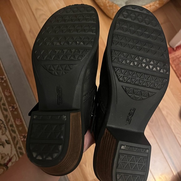Teva strap clogs - Picture 3 of 3